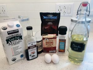 Chocolate Cupcakes with Buttercream Icing - Simplendelish.com