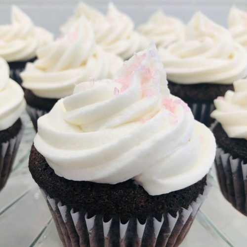 Chocolate Cupcakes with Buttercream Icing - Simplendelish.com
